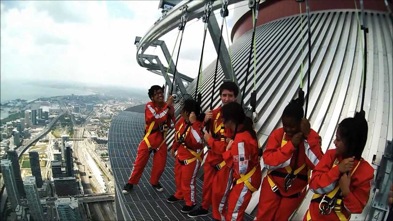 Cn Tower Edge Walk Are You Crazy Oye Times