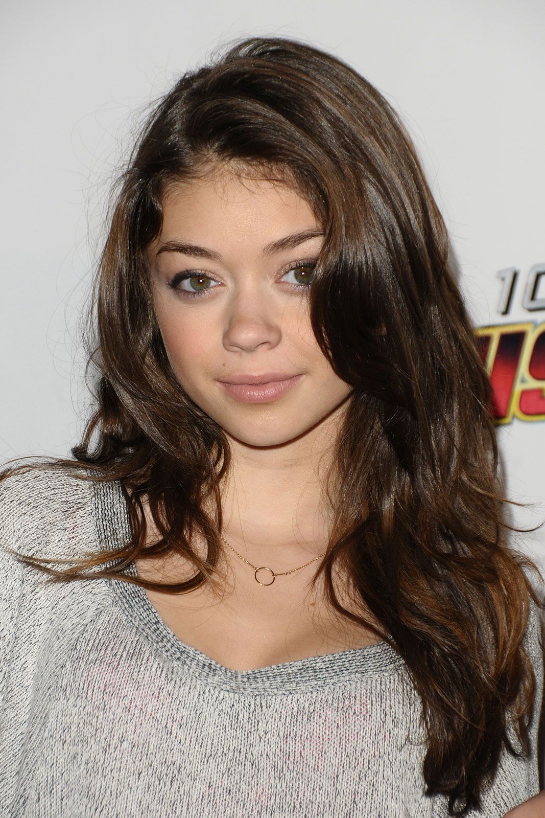 See Sarah Hyland’s Beauty Evolution | Oye! Times