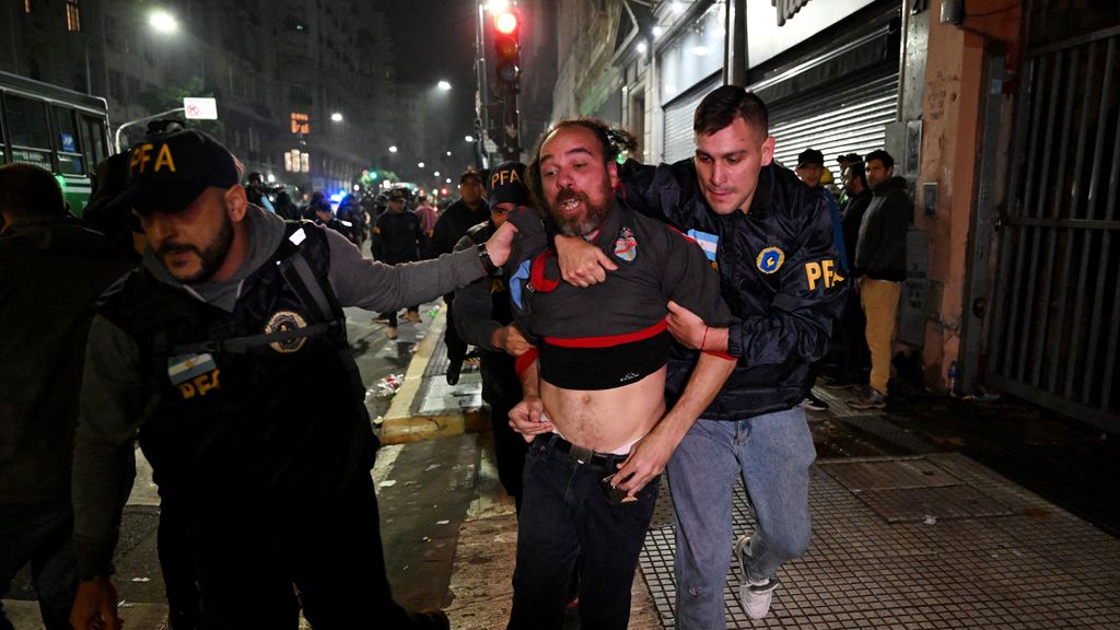 Riots in Argentina during a protest against President Milei's reform
